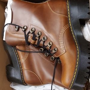 NIB Dr. Martens Leona Boots - Butterscotch 5UK/7US